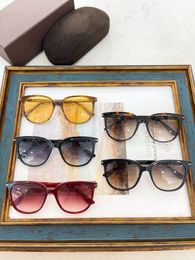 Lunettes de soleil pour hommes pour femmes Lunettes de soleil de mode de vente Mentide Gafas de Sol de Sol Glass UV400 avec une correspondance aléatoire 972-K