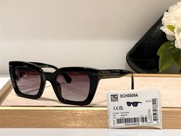 Mannen Zonnebril Voor Vrouwen Nieuwste Verkopende Mode Zonnebril Heren Zonnebril Gafas De Sol Glas UV400 Lens Met Willekeurige Bijpassende 5509