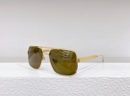 Hommes lunettes de soleil pour femmes dernière vente mode lunettes de soleil hommes lunettes de soleil Gafas De Sol verre UV400 lentille avec boîte assortie aléatoire 1512S