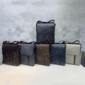 Men Tote Bag Designer Bag Luxe aktetassen Messenger Bags Tote Boston Fashion Men Shoulder Belt Backpack Mini L Age Lifestyle Wallet