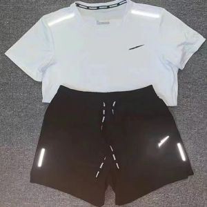 Men de survêtement Tech Set Designer Shirts Shorts Short Two Piece Fiess Mesh Imprimé rapide Drying Breathable Sportswear Basketball Tshirt Jogger