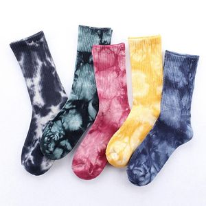 Mannen unisex nieuwigheid kleurrijke tie-verven skateboard sokken.cotton harajuku hiphop sokken sox etnische paar lange sok meias