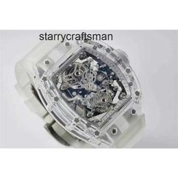 Des hommes regardent Luxe Man Designer High Lumin Sapphire imperméable Sports Swind Fashion Automatic Watch Skeleton