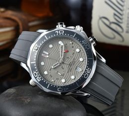 Montres pour hommes Nouveaux montres pour hommes de luxe Tous les cadrans de travail Montre à quartz de haute qualité Fonctions de la marque supérieure Chronographe Horloge Ceinture en caoutchouc Mode pour hommes Cadeaux de vacances