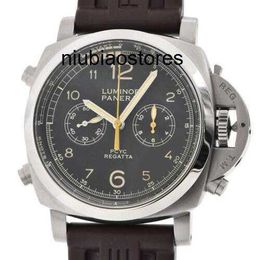 Des hommes regardent les montres de luxe Pam Mens Paneraiis Designer Luminor Chrono Pam00652 Chronographe