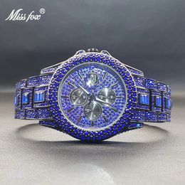 Reloj para hombre con diamantes azules, relojes de pulsera de cuarzo Hip Hop de moda especial para relojes de lujo masculinos con tres esferas decorativas 240102