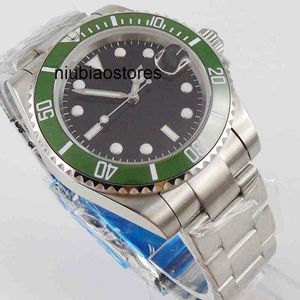 Mannen WatchWatch 40mm Zwarte Steriele Wijzerplaat Saffierglas Datum Armband Groene Keramische Bezel 8215 Automatisch Uurwerk Horloge K5a6