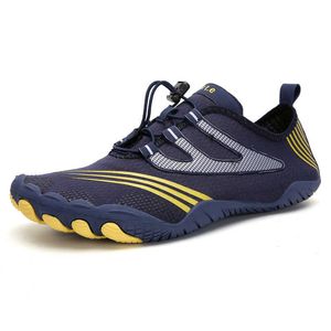 Hommes chaussures d'eau semelle extérieure en caoutchouc épais sandales de plage été Aqua chaussures femmes séchage rapide pieds nus chaussettes de natation pour la pêche surf Y0714