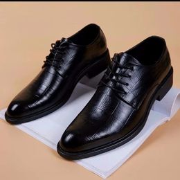 Men Wedding Leather Business Mens jurk Pointed Casual Youth British Style Inner Verhoogte Spring Aankoms Shoes 240321