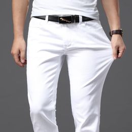 Men Jean blanc mode décontracté style classique slim pantalon doux marque masculine avancé pantalon extensible 240506