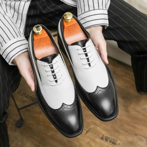 Men Wingtip Détail Détail Dress Business Two Tone Oxford Shoes for Wedding Party