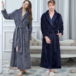 Hommes hiver grande taille longue flanelle peignoir chaud corail polaire Robe de bain femmes confortable Robe de chambre Jacquard amoureux vêtements de nuit 240108