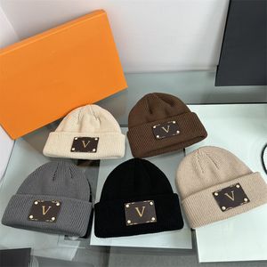 Hommes Femme Designer Tricoté Chapeau De Mode Bonnet En Tricot L Chapeau Ajusté Crâne Casquettes De Luxe Bonnets Marque Casquettes Occasionnelles Chaud Sombrero De Punto 5 Couleurs