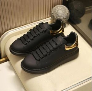 Heren Dames Ontwerpers oversized sneaker Vrijetijdsschoenen Zool Wit Zwart Leer Luxe fluwelen suède Damesespadrilles Hoge kwaliteit heren platte veterschoenen sneaker