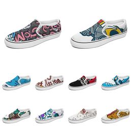 mannen vrouwen aangepaste slip op canvas schoenen anime cartoon dier ontwerp diy woord zwart wit blauw rood outdoor heren trainer 032