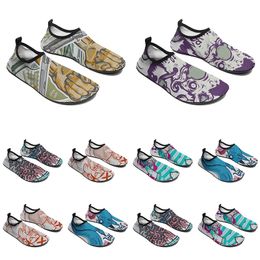 Men Women Custom Water Shoes Cartoon Dierontwerp Diy Word Zwart Witblauw Rode kleur Heren Trainer 160