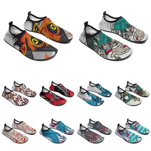 Men Women Custom Water Shoes Cartoon Dierontwerp Diy Word Zwart Witblauw Rode kleur Heren Trainer 136