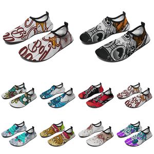 Men Women Custom Water Shoes Cartoon Dierontwerp Diy Word Zwart Witblauw Rode kleur Heren Trainer 247