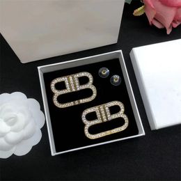 Mannen Vrouwen Designer Broche Merk Designer Brief Overdreven Ontwerpers Grote Oorbellen Luxe Merk Vrouwelijke Gouden Oorbellen Strass Pak Pin