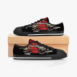 Hombres Mujeres DIY zapatos personalizados low top Canvas Skateboard zapatillas triple negro personalización UV impresión deportes zapatillas dongwu 3156-17