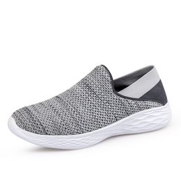 Livraison Gratuite Hommes Femmes Mocassins Chaussures De Course Doux Confort Noir Blanc Beige Gris Rouge Violet Bleu Jaune Hommes Baskets Slip-On Baskets GAI taille 39-44