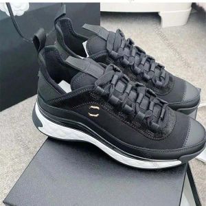 Hommes femmes de luxe Designer Summer Travel Girl Girl Sneaker Gétille en cuir promenade en dehors