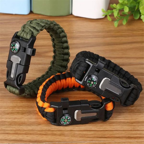 Hommes Femmes Paracord Bracelet de survie en plein air Multi-fonction Camping Rescue Corde d'urgence Bracelets Boussole Sifflet Couteau 4 en 1 240325