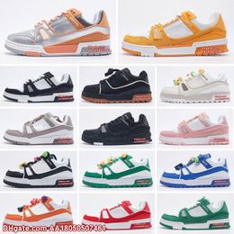 Hommes Femmes Chaussures Designer Baskets Baskets Bas Noir Blanc Bébé Bleu Marine Orange Vert Tour Jaune Rose Marron Hommes Tennis Mode Baskets En Plein Air Grande Taille