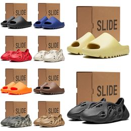 con sandalias de diseñador de cajas para hombres zapatillas deslizizas zapatillas de arena desértica de arena de color naranja resina zapatillas deslizantes