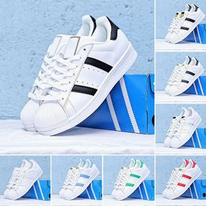 Hommes femmes superstar chaussures décontractées designer super étoiles sneakers formes baskets basse baskets blanches Fashion Flat Trainer Triple White Black University Red Foundation