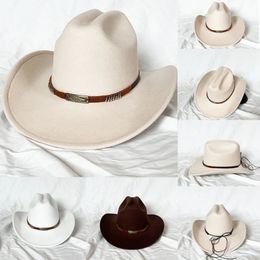 Mannen Westerse cowboyhoed met riem Winter Autumn Church Jazz Elegant Cowgirl Sombrero Caps 240412