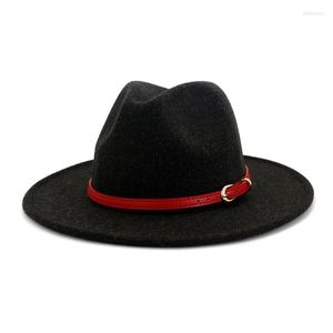 Hommes Femmes Laine Ceinture Rouge Large Bord Feutre Jazz Fedora Chapeaux Style Britannique Trilby Fête Formelle Panama Cap Robe Chapeau En Gros Delm22