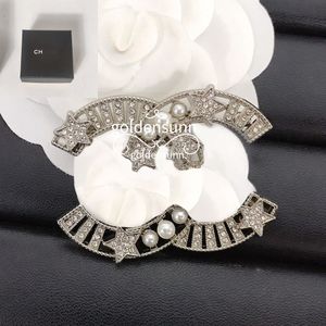 Hommes amant pour femmes cristals perles de la broche Brooches marques lettres de lettre de marque romantique Broche Broche Vogue 18K Gol