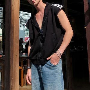 Men Y2K Street Zipper Cardigan Viete à capuche Fashion Design Sweater Soupter Top Summer Plus Taille Sports Casual Trend Streetwear 240518