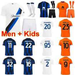 Heren Jeugdclub Inter Soccer Milan 9 Marcus Thuram Jerseys Set 23-24 FC 1 Yann Sommer 10 Lautaro Martinez 20 Hakan Calhanoglu 2 Denzel Dumfries Voetbaltenues Blauw Wit