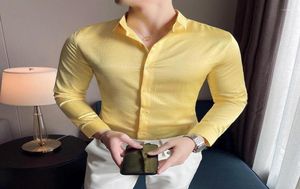 Men039S Casual shirts vier seizoen Britse mannen geel solide kleur lange mouw shirt slanke donkergroen camisa sociale masculina blac1258140