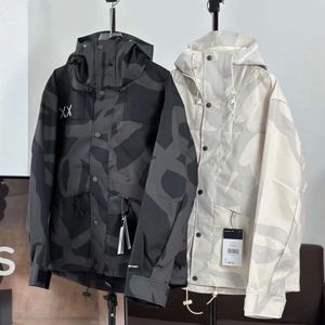 Mengru High Version Kaws Co Branded 1986 Rush Top Hard -Wind -Wind y impermeable Doble con capucha con capucha con capucha con capucha con capucha