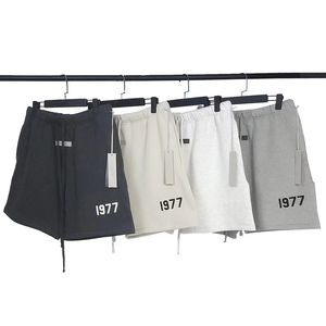 Heren 1977 Shorts Letter Gedrukte korte broek Casual Fashion Summer Men Pants voor mannelijke streetwear losse sportkleding Hoge kwaliteit