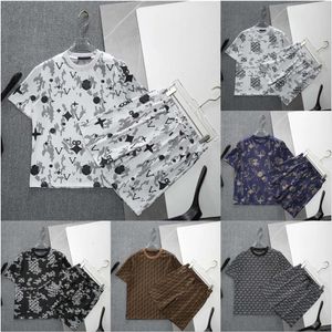 Mens 2 peice set t shirt TracksuitSits Designer Nouveau arrivée 2024 à manches courtes T-shirt Polo Coton Shorts surdimensionnés Vêtements en vrac pour hommes FZ2405071