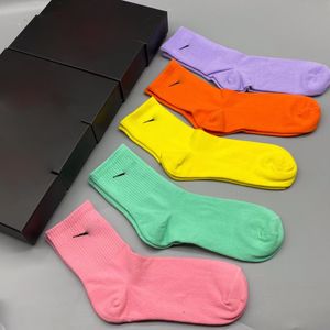 Chaussettes pour hommes et femmes sous-vêtements en coton bas chaussettes de couleur unie assorties pantoufles crochet cheville respirant couples heureux chaussettes noires chaussettes de sport de luxe