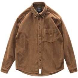 Camisa de pana de otoño e invierno para hombre Ropa de trabajo Ropa de diseñador holgada y elegante Moda vintage Carga de lujo Mangas largas Prendas de abrigo 240306