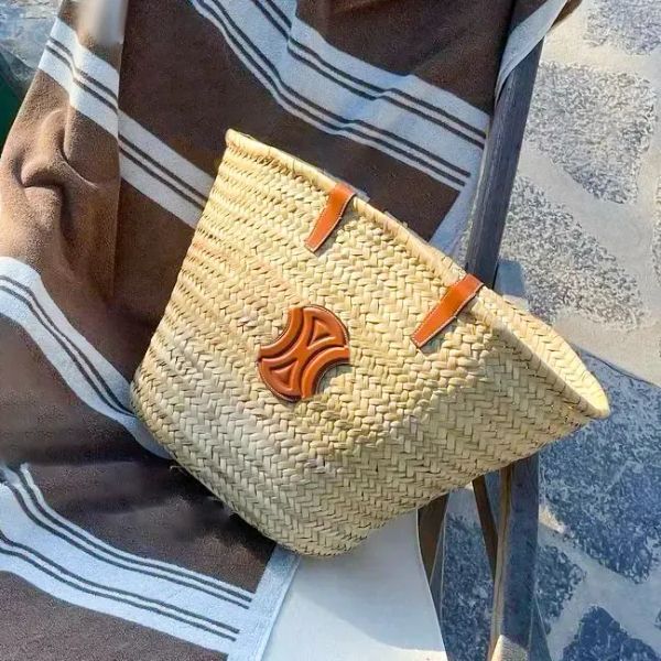 Fashion Mens Triomphes Triomphes Panier d'épaule Sacs de plage Luxury Femme à main Womens Paille Paille Sac à provisions Croix Sacs Weekender Crochet Bucket Designer