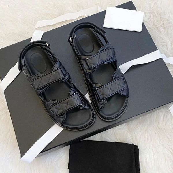 designer dad sandals Femmes femmes célèbre cuir de veau matelassé sandla pantoufles boucle cheville avec des chaussures de plage Deluxe version dhgate avec boîte