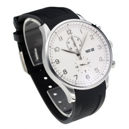 Reloj de la marca para hombres Luxury Watch Quartz Style Style Working Chronograph con correa de goma de dial blanco Reloj de relojes diseñador de cuarzo Reloj Mens Watch For Man 45mm