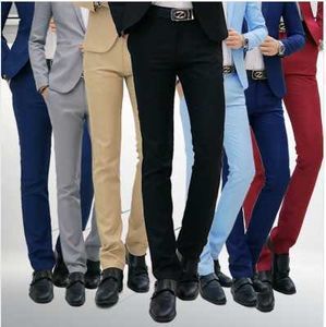 Les pantalons d'affaires et de loisirs pour hommes éclatent dans la tendance Slim Fit
