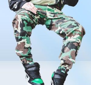 Mens vrachtbroeken Casual straatkledingstijl Camouflage Riem lange broek overalls mannelijke casual broek Aziatische S3XL5419254