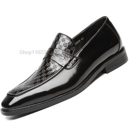 Hommes sculpture mocassins chaussures en cuir en cuir véritable élégant fête de mariage tenue décontractée chaussures marron noir Oxford chaussures pour hommes