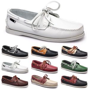 Chaussures décontractées pour hommes Noir Loisirs Argent Taupe Dlives Marron Gris Rouge Vert Marche Basse Souple Multis Cuir Hommes Baskets Baskets En Plein Air Chaussures Bateau Respirant AA065