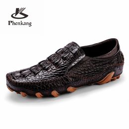 Hommes Casual Chaussures en cuir véritable Hommes Crocodile Silp sur Sneakers Conduite Café Doux Daily Pea Chaussures d'été mâle noir 2020 LJ201023