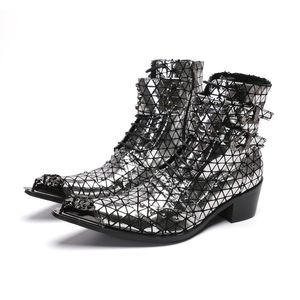 Mens Chelsea Boots Leather Fish Scale Patroon Hoge enkelschoenen mannen mode persoonlijkheidsontwerp laarzen nieuwe slip op retro laarzen voor jongens feestlaarzen